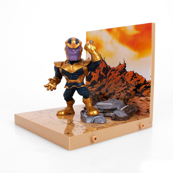 Figura de Thanos en diorama con escena en planeta TITAN , los escenarios son unibles y se conectan entre sí con los otros personajes de la coleccción MARVEL y puedes intercambiar personajes entre si.